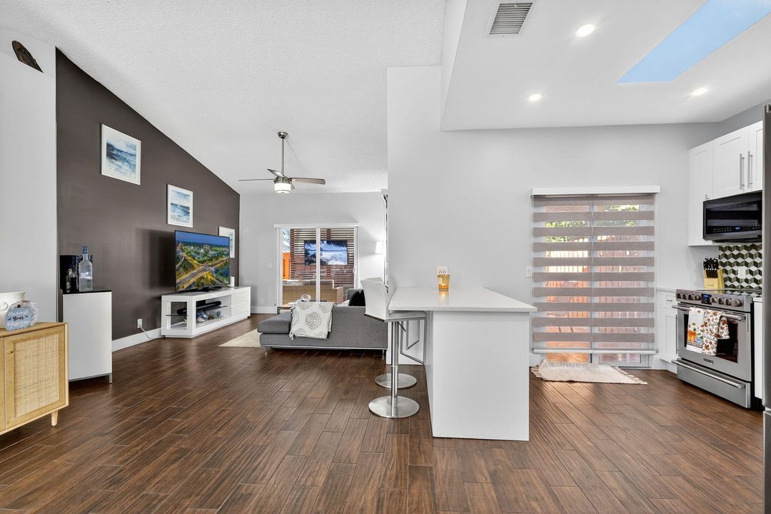 For Sale: $529,990 (3 beds, 2 baths, 1635 Square Feet)