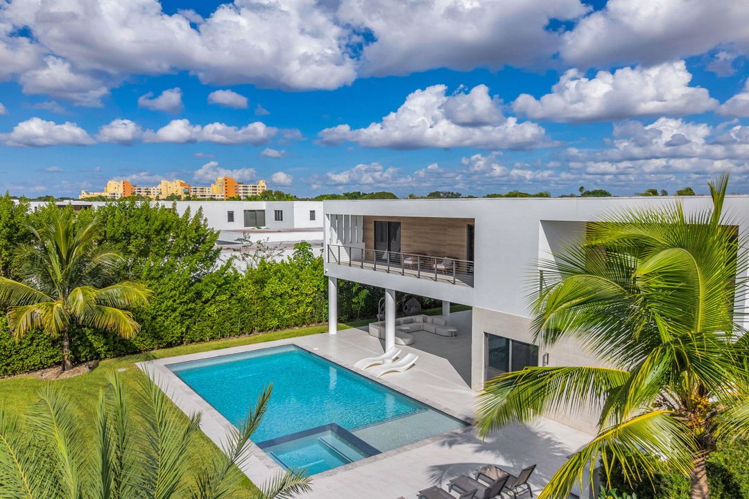 Activo con contrato: $3,250,000 (5 camas, 6 baños, 5293 Pies cuadrados)