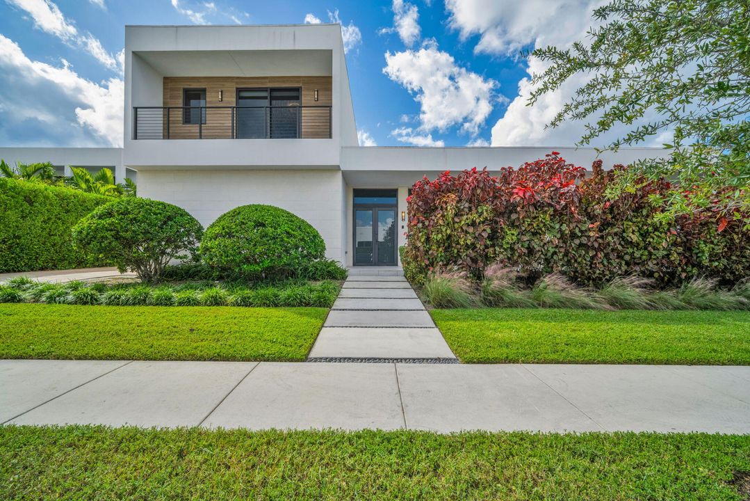 Activo con contrato: $3,250,000 (5 camas, 6 baños, 5293 Pies cuadrados)