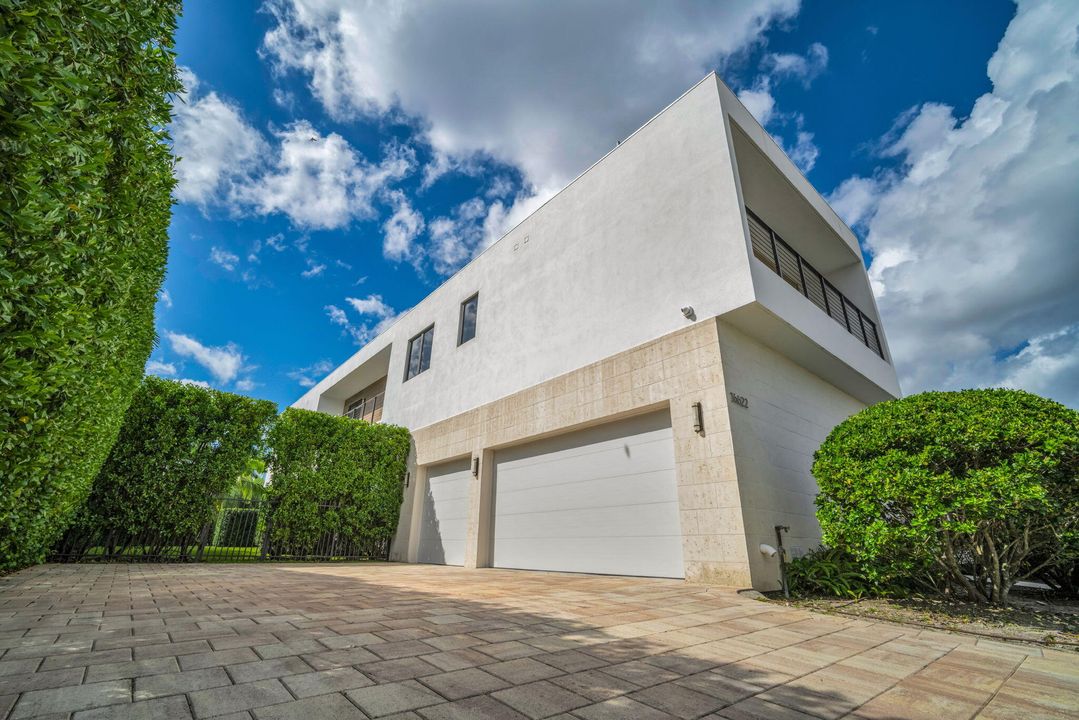 Activo con contrato: $3,250,000 (5 camas, 6 baños, 5293 Pies cuadrados)