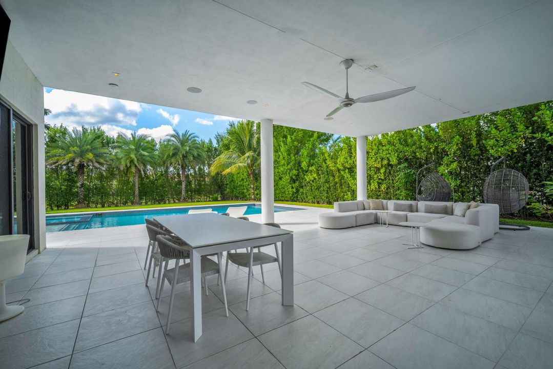 Activo con contrato: $3,250,000 (5 camas, 6 baños, 5293 Pies cuadrados)