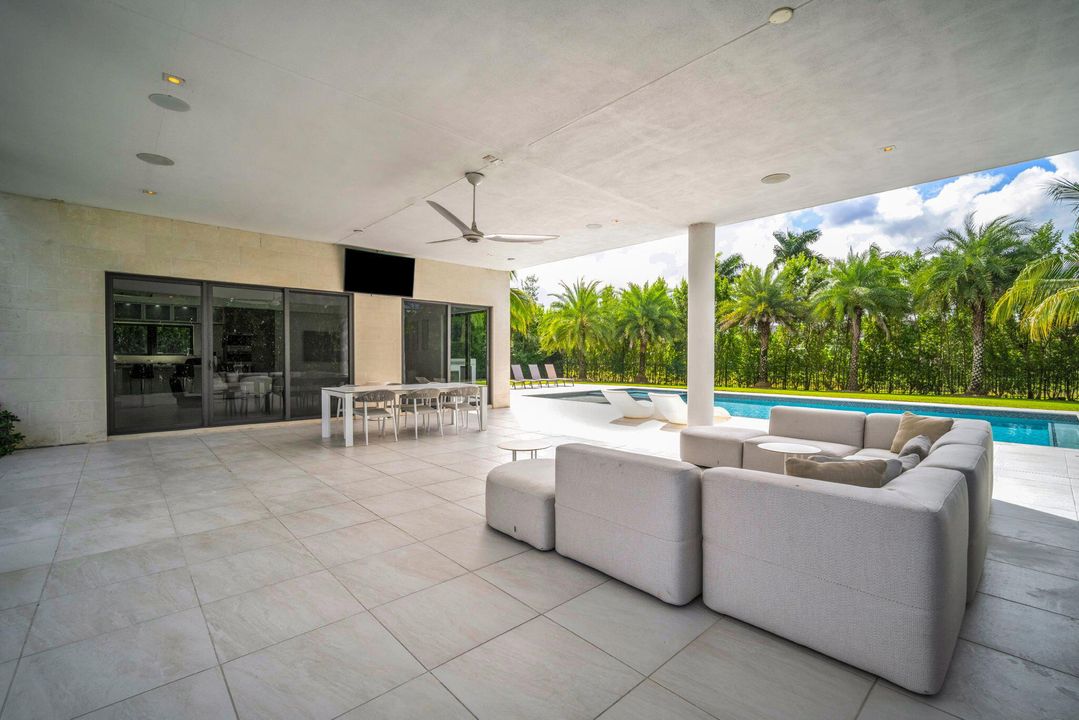 Activo con contrato: $3,250,000 (5 camas, 6 baños, 5293 Pies cuadrados)