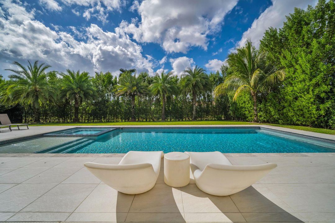 Activo con contrato: $3,250,000 (5 camas, 6 baños, 5293 Pies cuadrados)