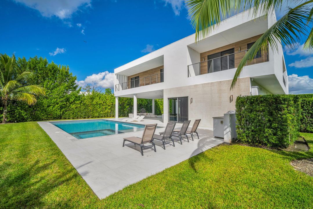 Activo con contrato: $3,250,000 (5 camas, 6 baños, 5293 Pies cuadrados)