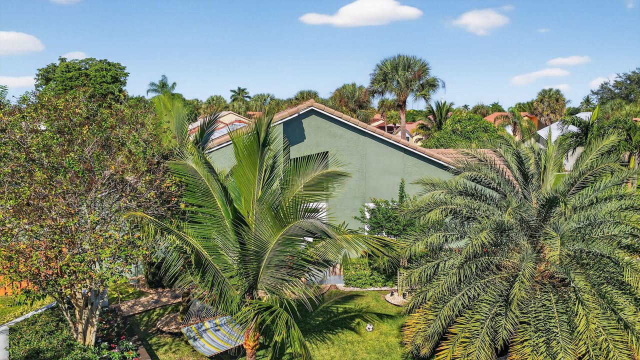 For Sale: $529,990 (3 beds, 2 baths, 1635 Square Feet)