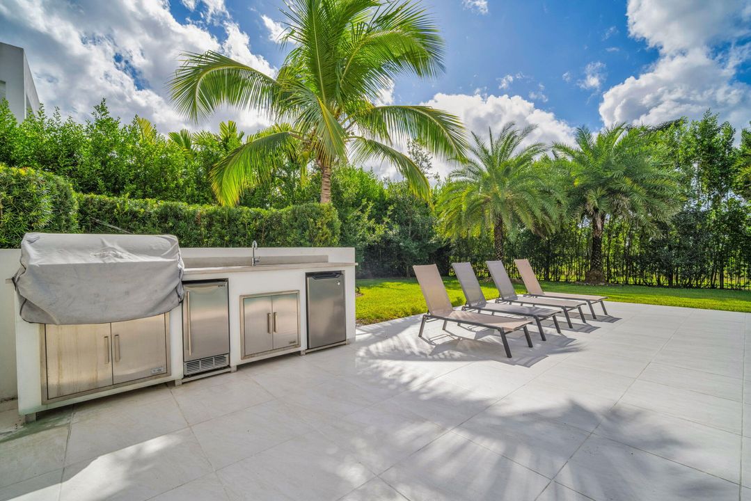 Activo con contrato: $3,250,000 (5 camas, 6 baños, 5293 Pies cuadrados)