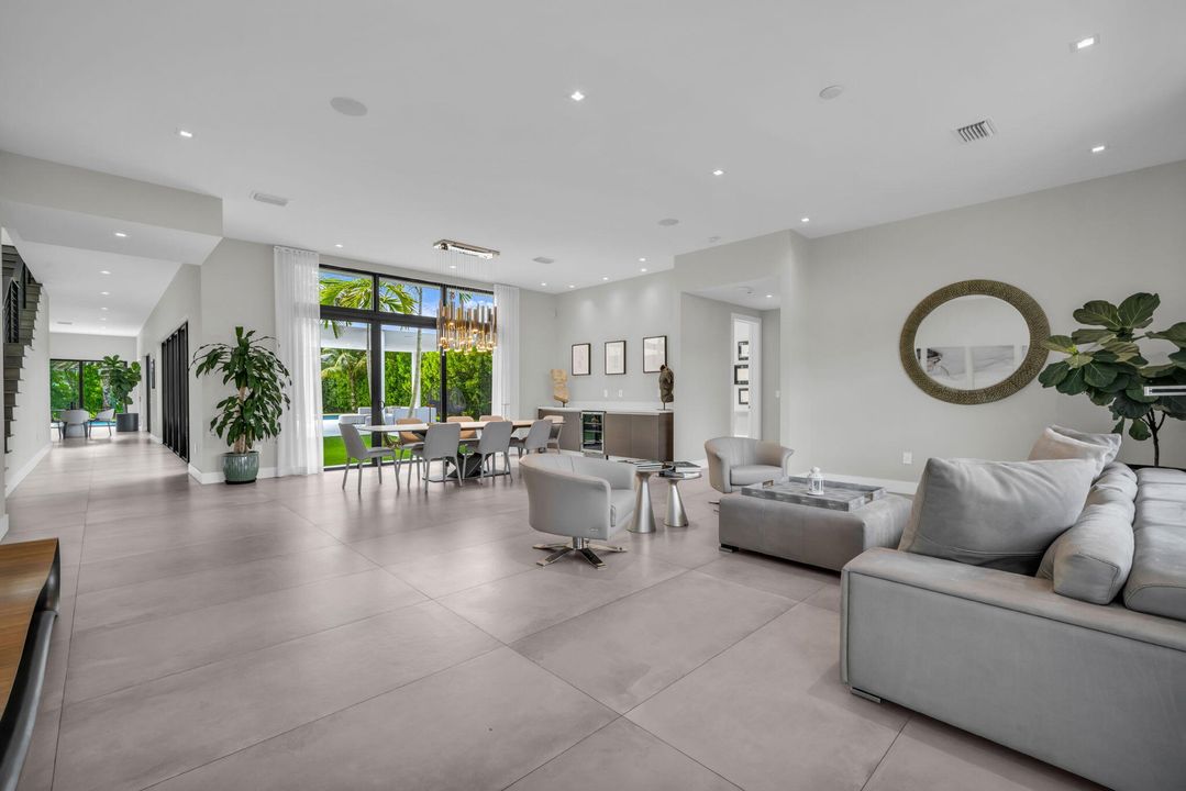 Activo con contrato: $3,250,000 (5 camas, 6 baños, 5293 Pies cuadrados)