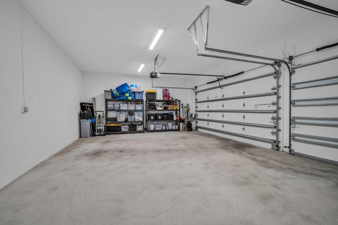 Activo con contrato: $3,250,000 (5 camas, 6 baños, 5293 Pies cuadrados)