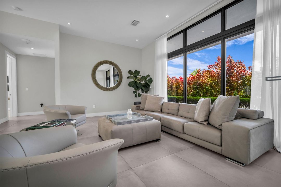 Activo con contrato: $3,250,000 (5 camas, 6 baños, 5293 Pies cuadrados)