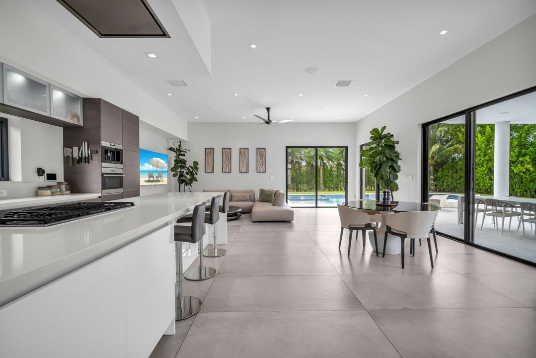 Activo con contrato: $3,250,000 (5 camas, 6 baños, 5293 Pies cuadrados)