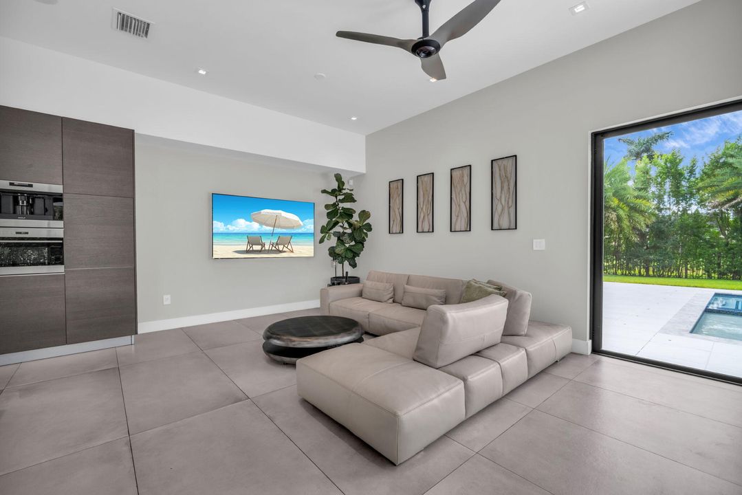 Activo con contrato: $3,250,000 (5 camas, 6 baños, 5293 Pies cuadrados)