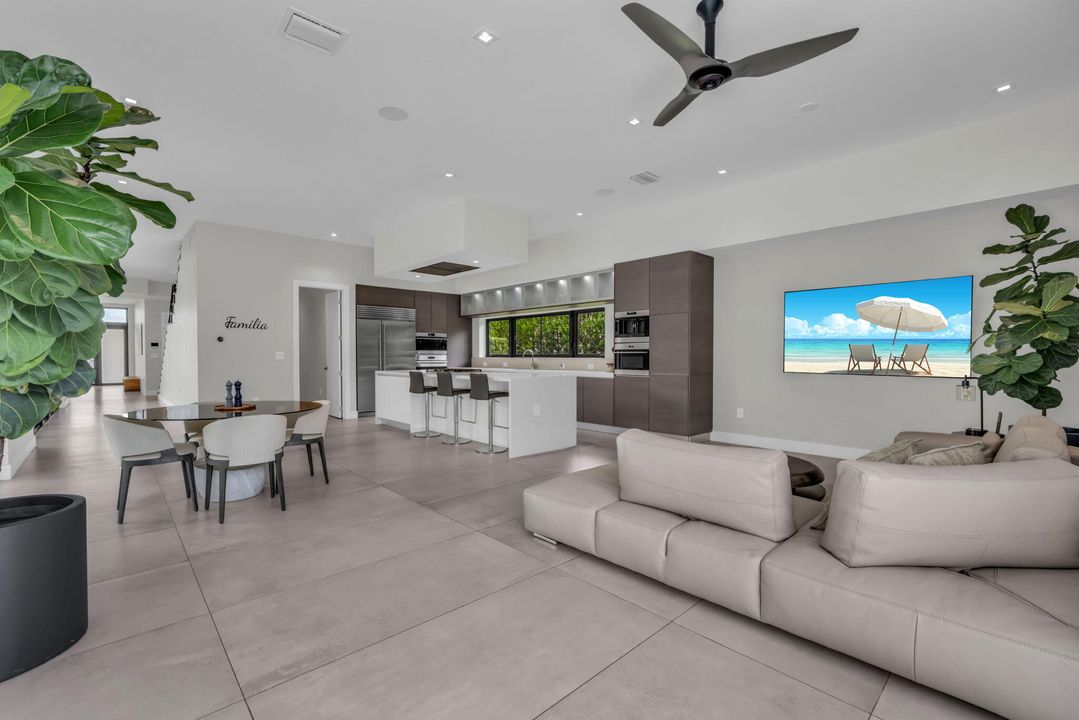 Activo con contrato: $3,250,000 (5 camas, 6 baños, 5293 Pies cuadrados)