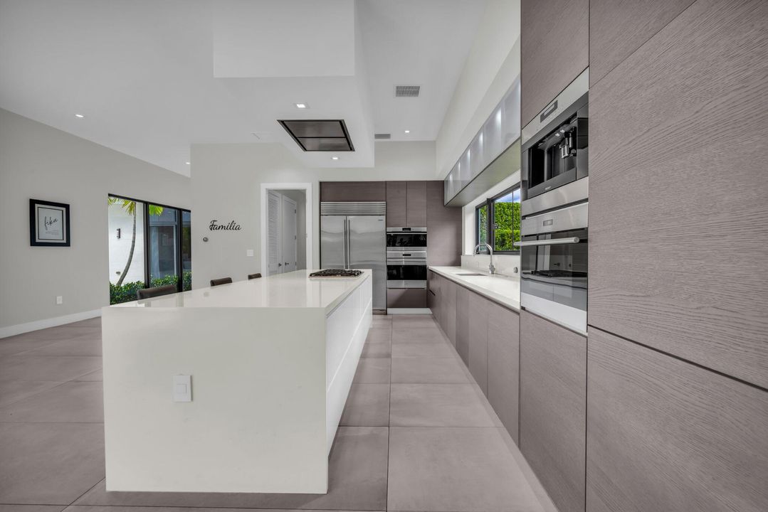 Activo con contrato: $3,250,000 (5 camas, 6 baños, 5293 Pies cuadrados)