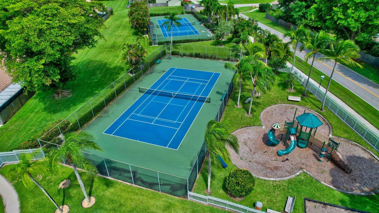 For Sale: $529,990 (3 beds, 2 baths, 1635 Square Feet)