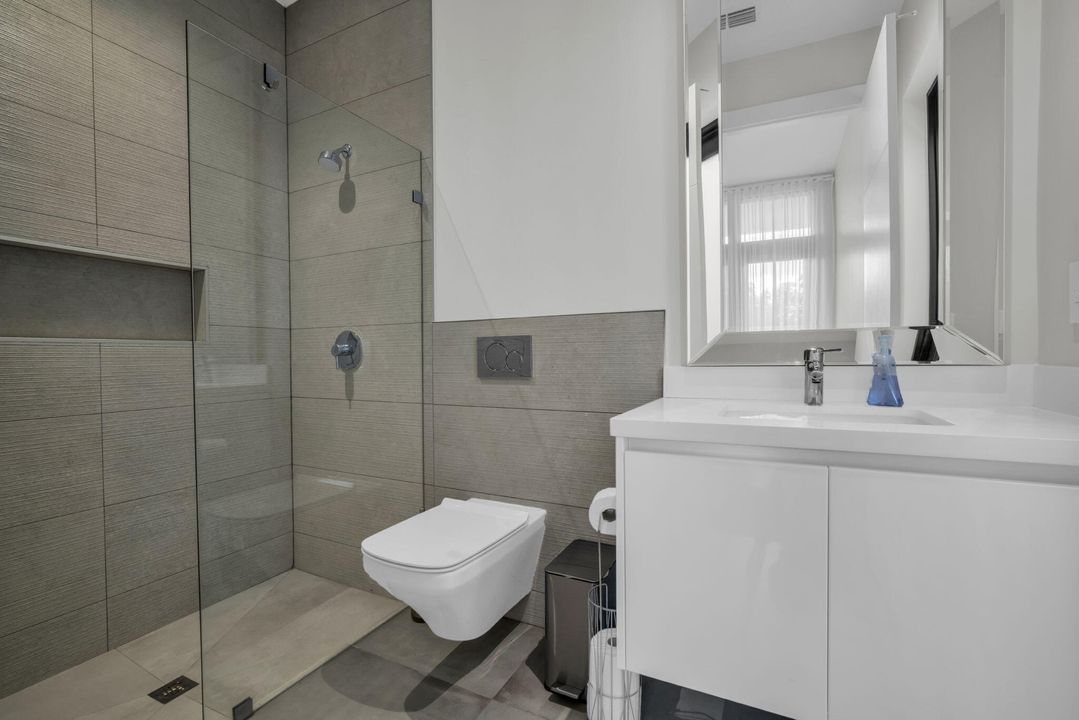 Activo con contrato: $3,250,000 (5 camas, 6 baños, 5293 Pies cuadrados)