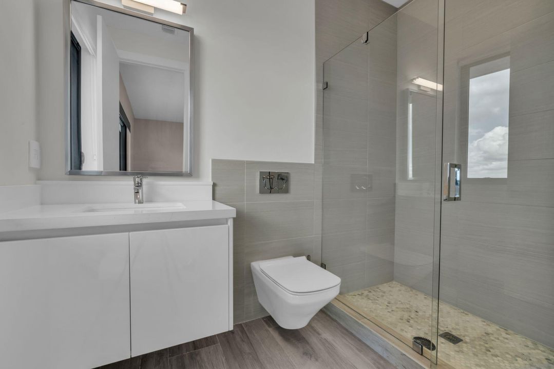 Activo con contrato: $3,250,000 (5 camas, 6 baños, 5293 Pies cuadrados)