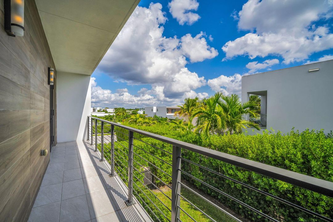 Activo con contrato: $3,250,000 (5 camas, 6 baños, 5293 Pies cuadrados)