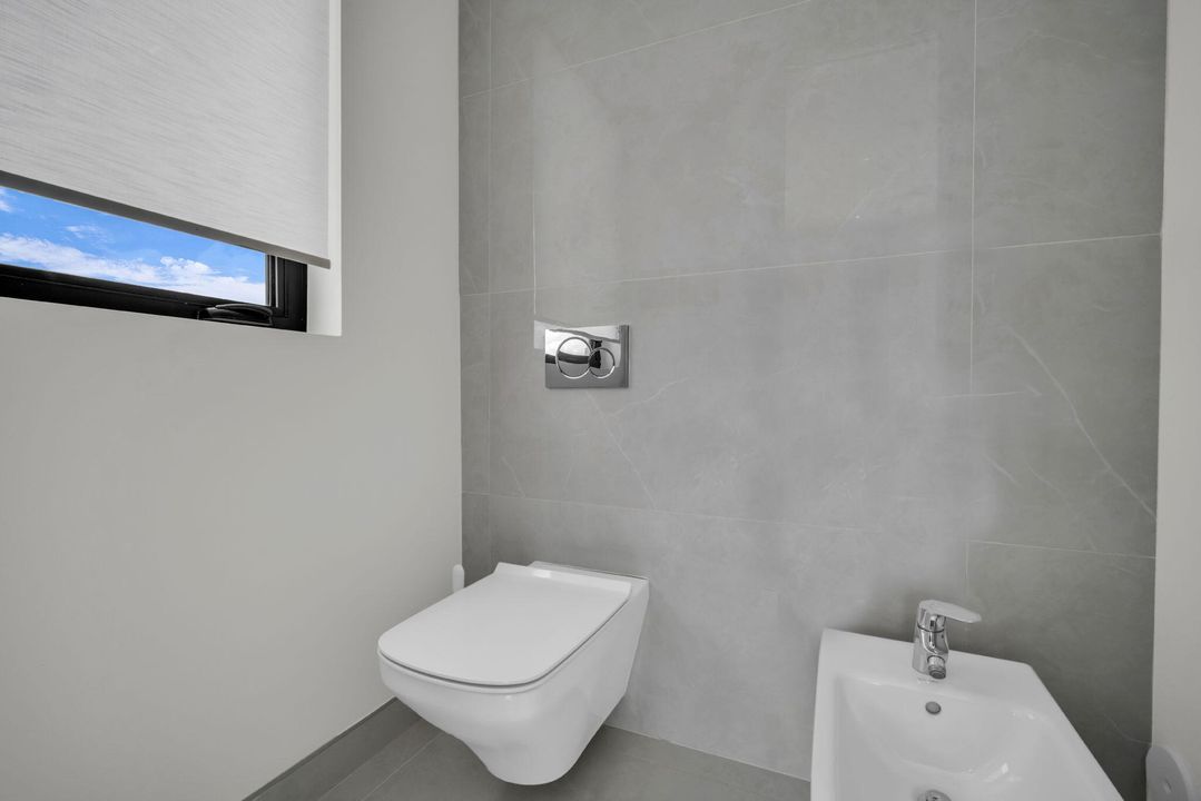 Activo con contrato: $3,250,000 (5 camas, 6 baños, 5293 Pies cuadrados)