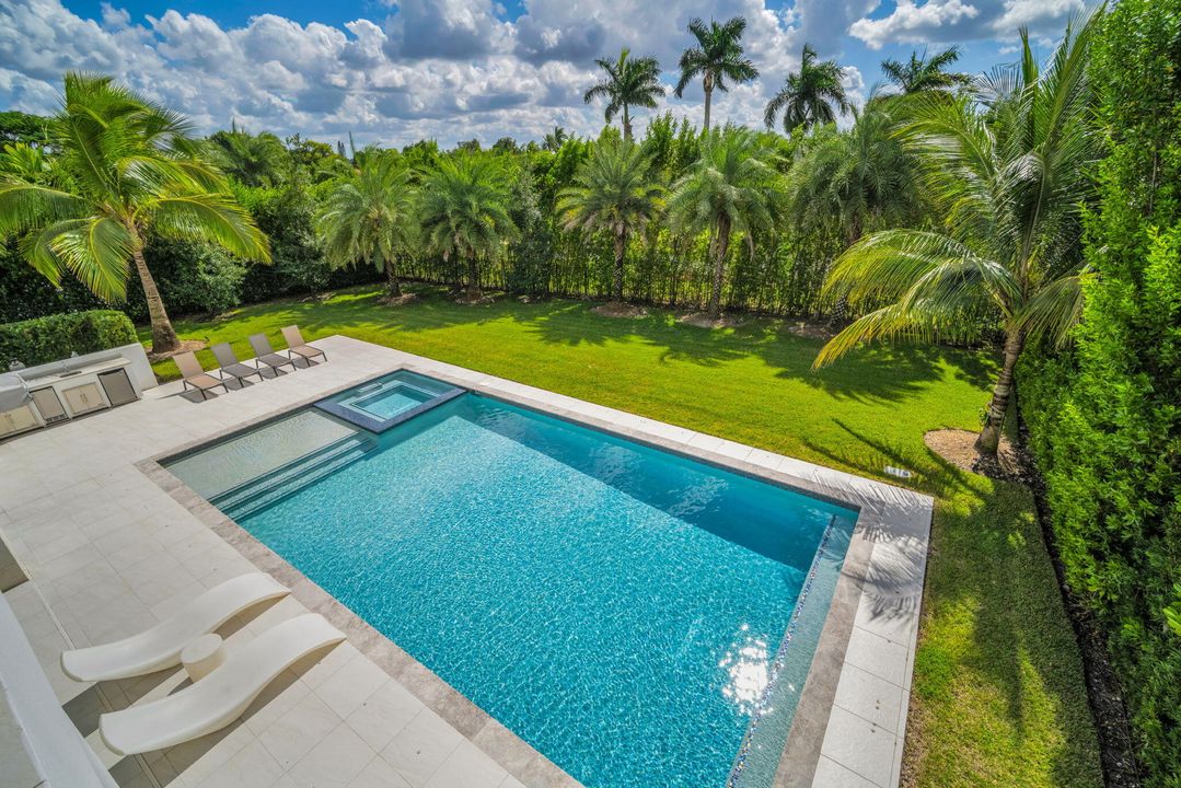 Activo con contrato: $3,250,000 (5 camas, 6 baños, 5293 Pies cuadrados)