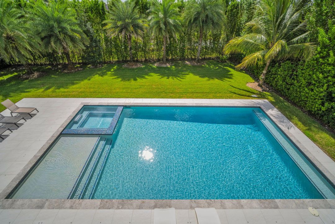 Activo con contrato: $3,250,000 (5 camas, 6 baños, 5293 Pies cuadrados)