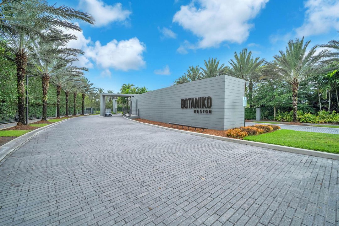 Activo con contrato: $3,250,000 (5 camas, 6 baños, 5293 Pies cuadrados)