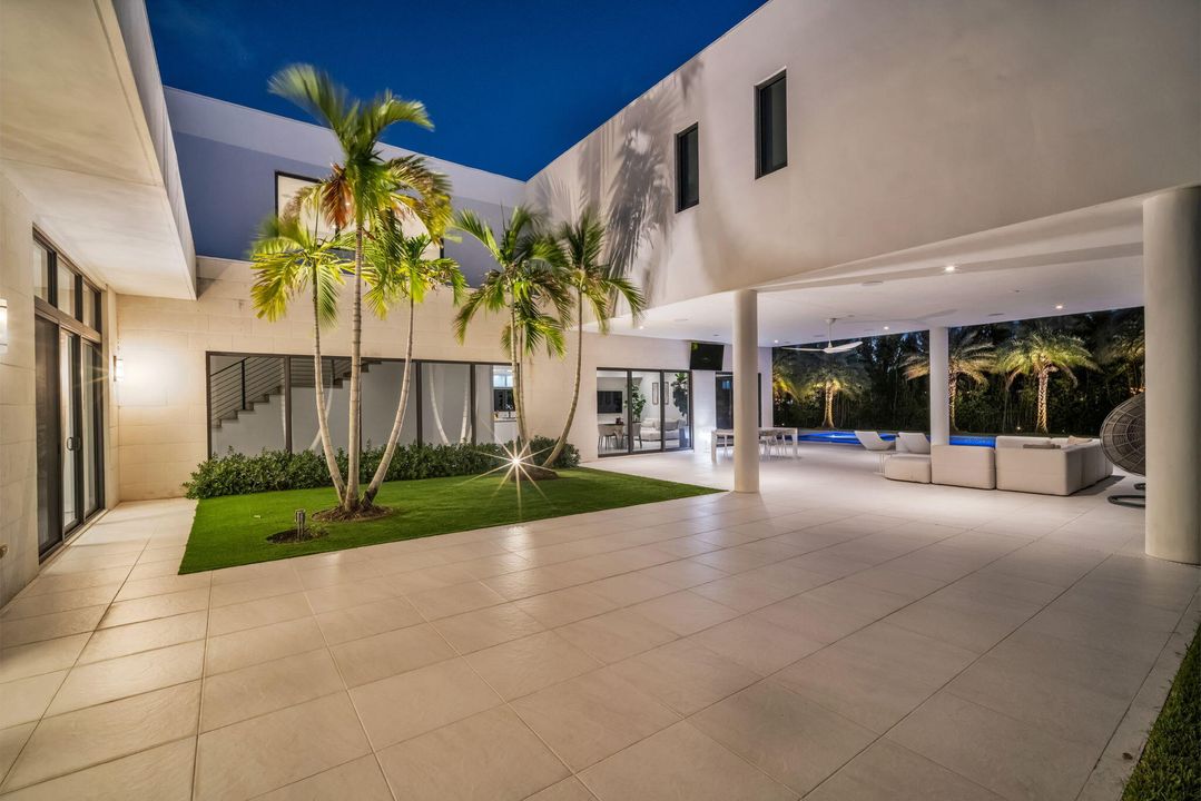 Activo con contrato: $3,250,000 (5 camas, 6 baños, 5293 Pies cuadrados)