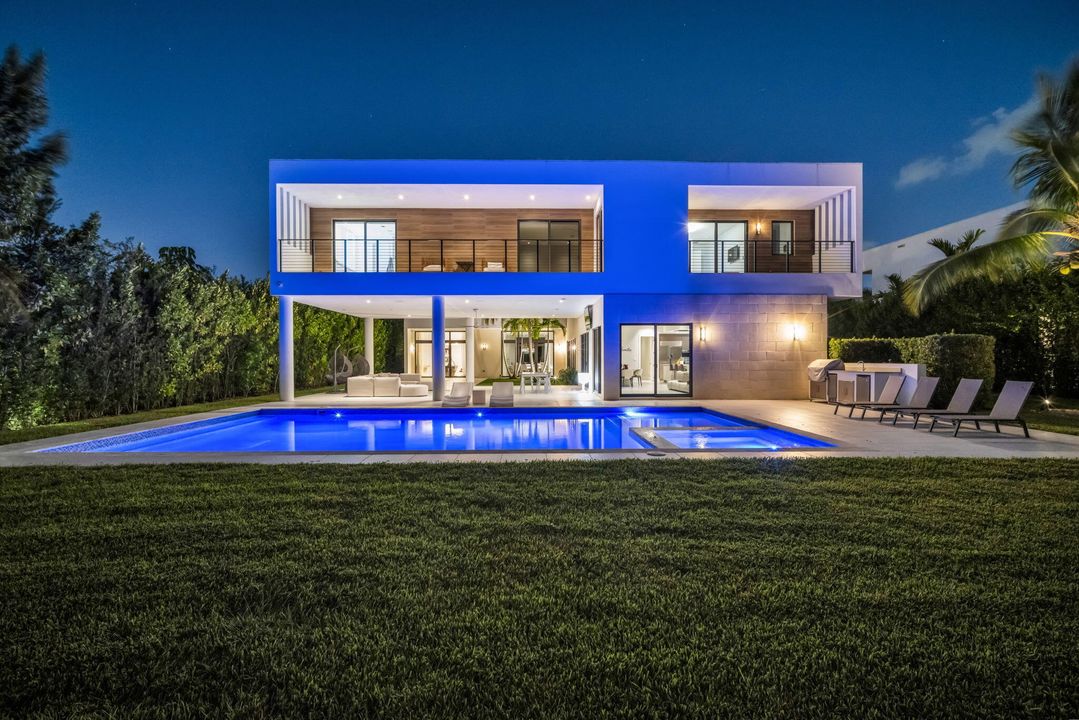 Activo con contrato: $3,250,000 (5 camas, 6 baños, 5293 Pies cuadrados)