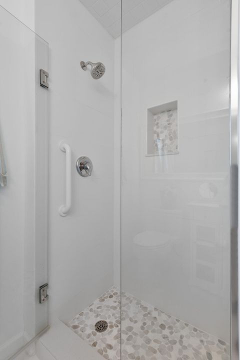 合同活跃: $2,495,000 (3 贝兹, 2 浴室, 2228 平方英尺)