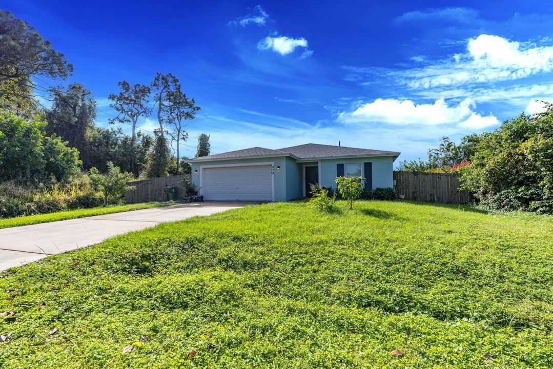 Под контрактом: $335,000 (4 спален, 2 ванн, 1821 Квадратных фут)