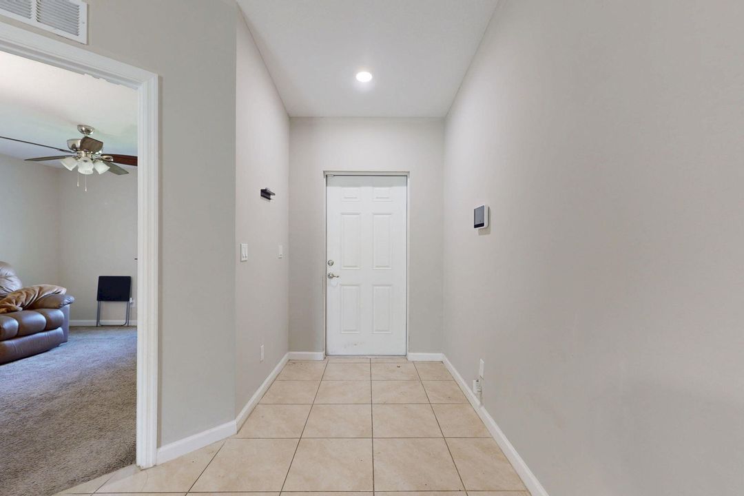 Под контрактом: $335,000 (4 спален, 2 ванн, 1821 Квадратных фут)