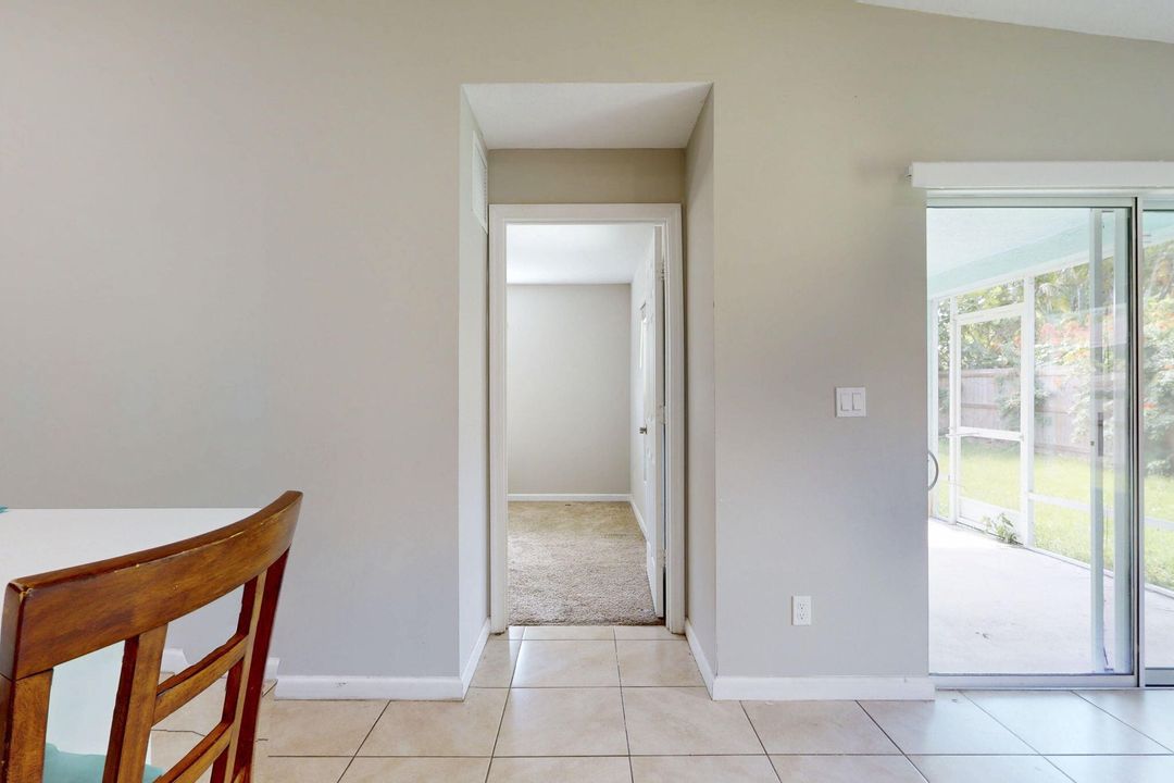 Под контрактом: $335,000 (4 спален, 2 ванн, 1821 Квадратных фут)