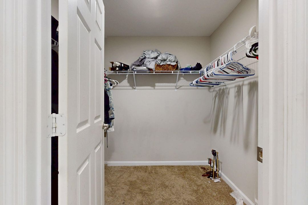 Под контрактом: $335,000 (4 спален, 2 ванн, 1821 Квадратных фут)