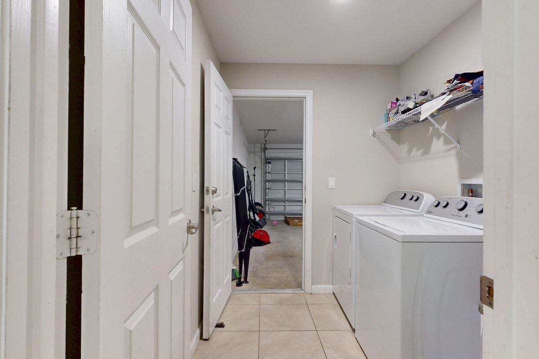 Под контрактом: $335,000 (4 спален, 2 ванн, 1821 Квадратных фут)