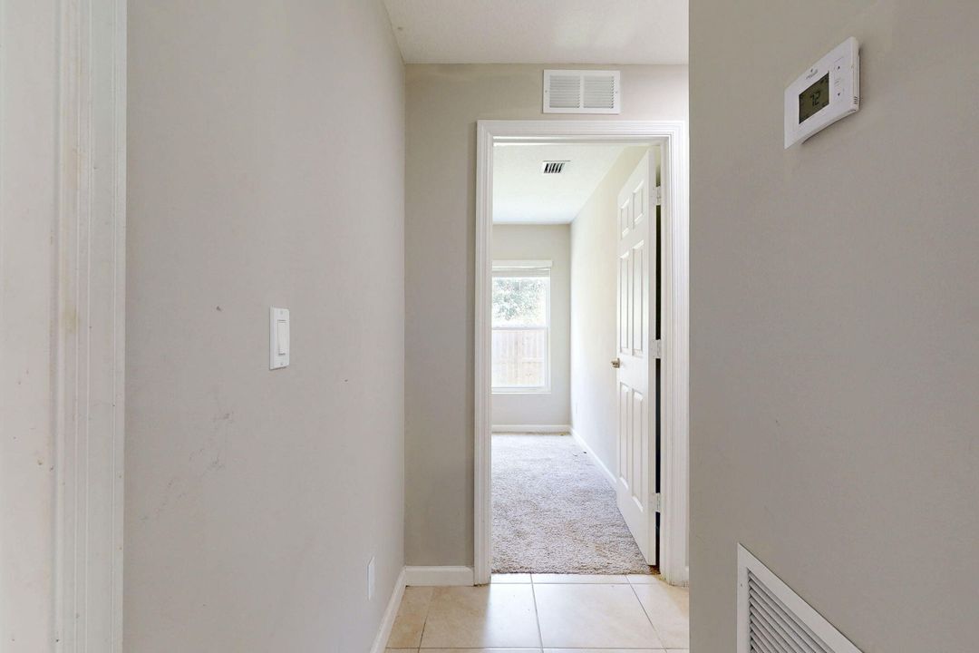 Под контрактом: $335,000 (4 спален, 2 ванн, 1821 Квадратных фут)