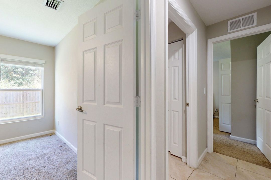 Под контрактом: $335,000 (4 спален, 2 ванн, 1821 Квадратных фут)