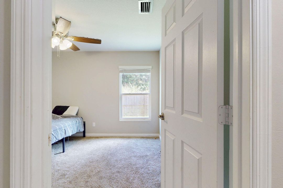 Под контрактом: $335,000 (4 спален, 2 ванн, 1821 Квадратных фут)