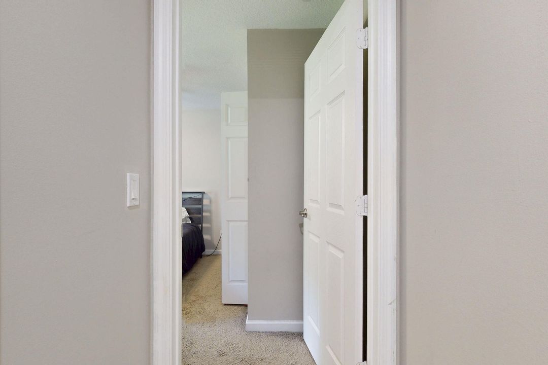 Под контрактом: $335,000 (4 спален, 2 ванн, 1821 Квадратных фут)