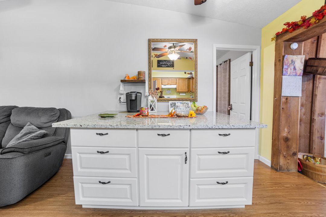 Active With Contract: $345,000 (3 beds, 2 baths, 1490 Square Feet)