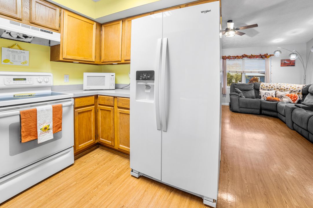 Active With Contract: $345,000 (3 beds, 2 baths, 1490 Square Feet)