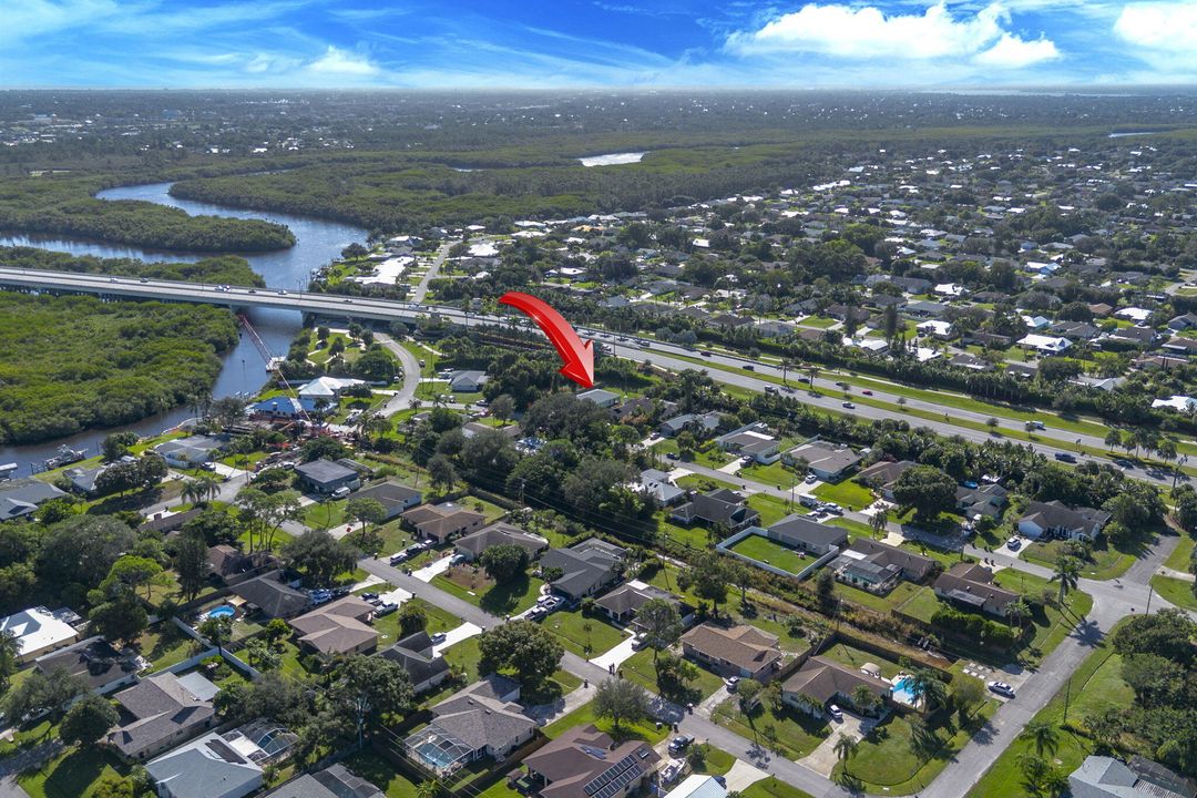 Под контрактом: $335,000 (4 спален, 2 ванн, 1821 Квадратных фут)