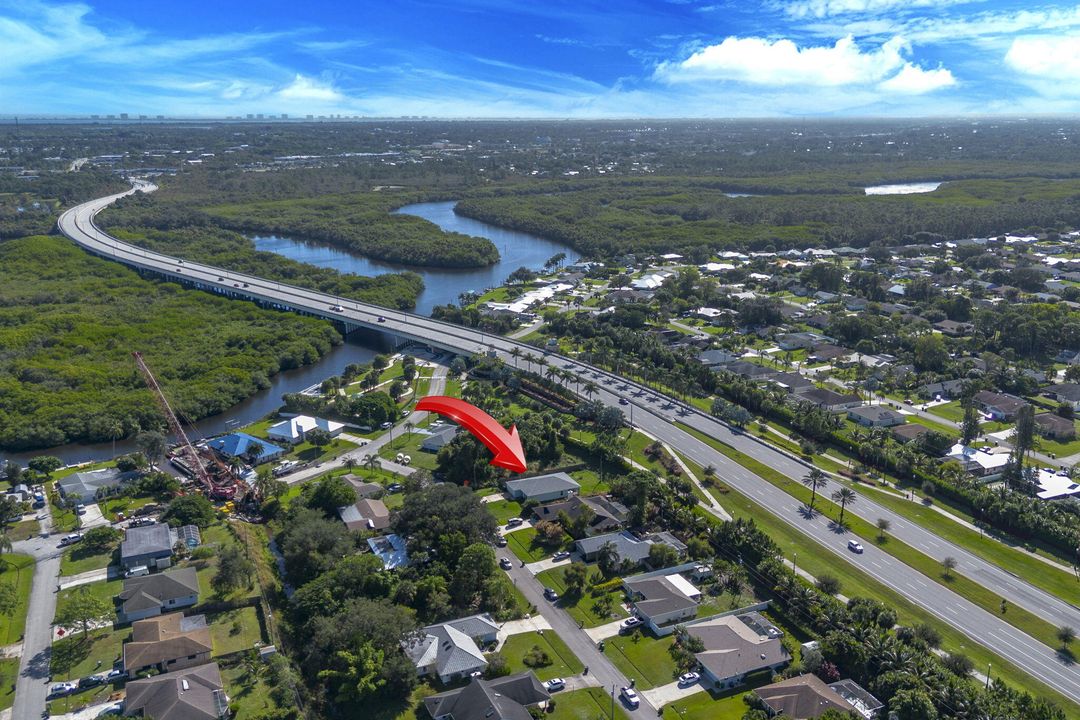 Под контрактом: $335,000 (4 спален, 2 ванн, 1821 Квадратных фут)