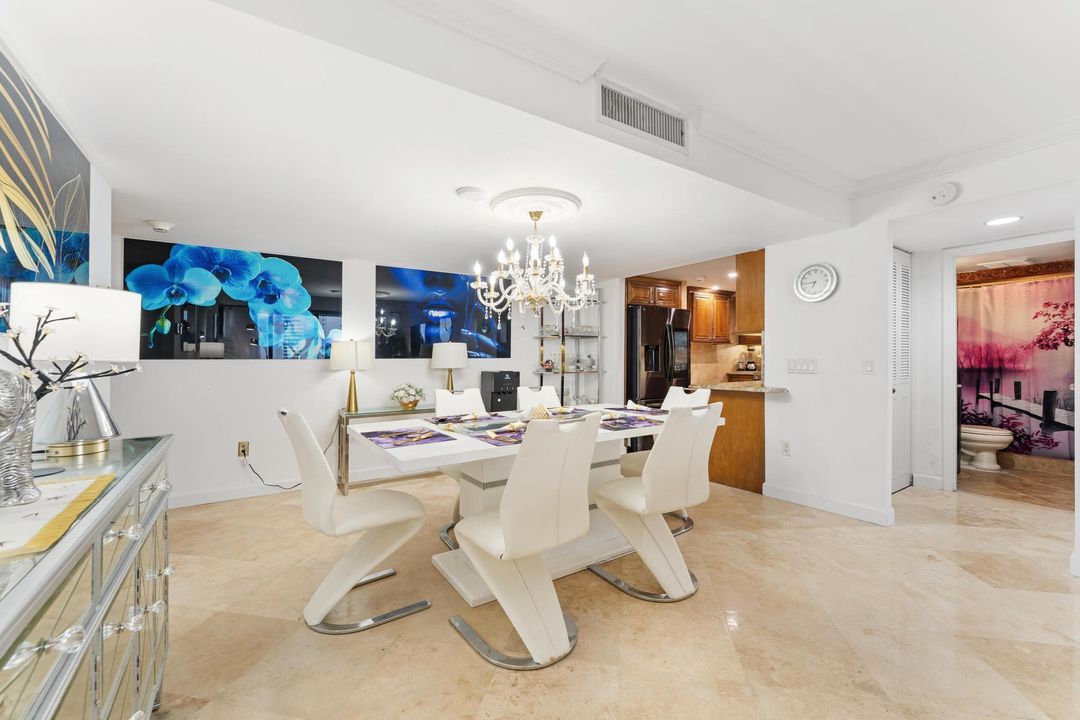 For Sale: $359,900 (2 beds, 2 baths, 1170 Square Feet)