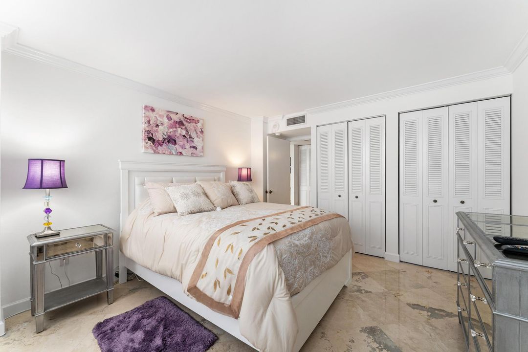 For Sale: $359,900 (2 beds, 2 baths, 1170 Square Feet)