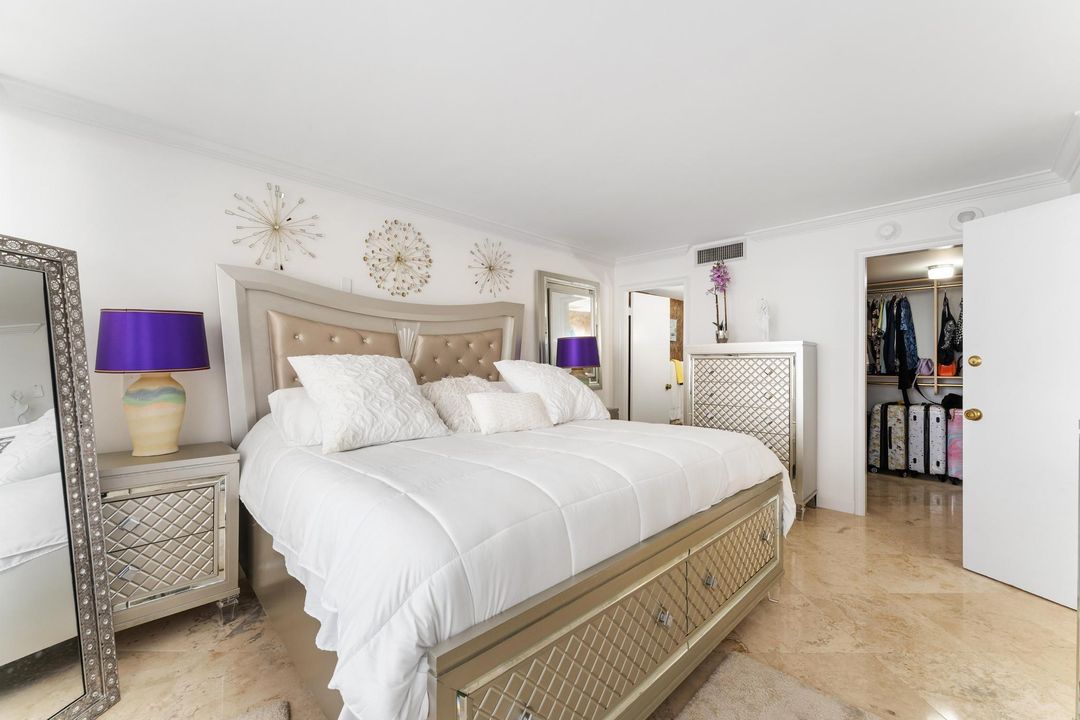 For Sale: $359,900 (2 beds, 2 baths, 1170 Square Feet)