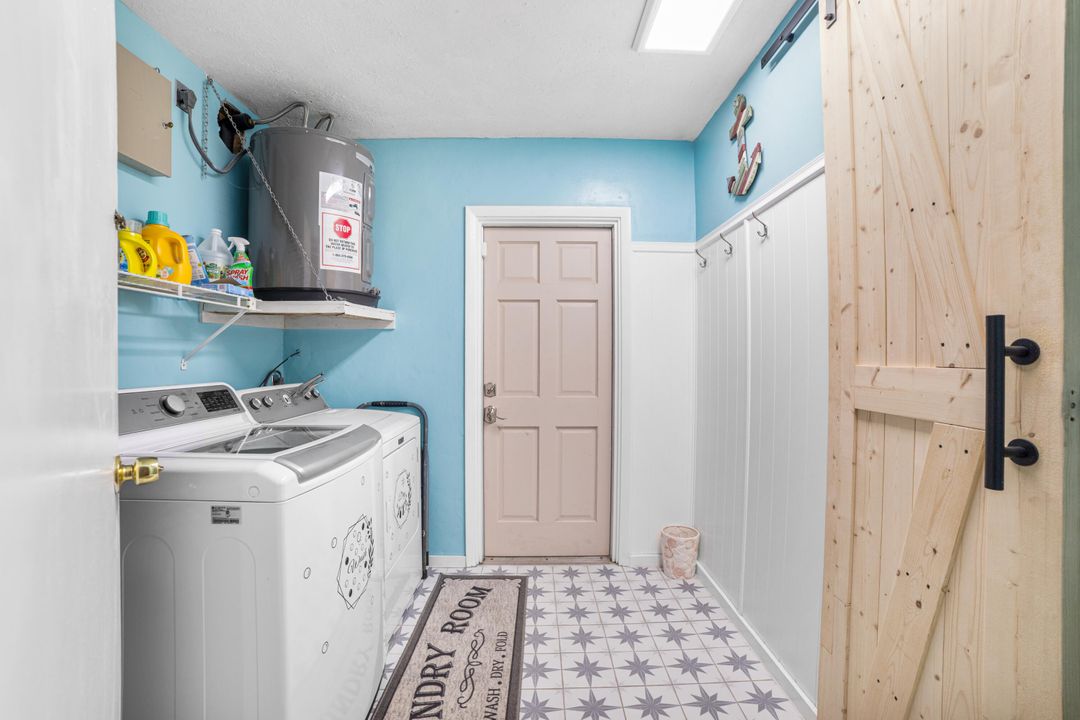 Active With Contract: $345,000 (3 beds, 2 baths, 1490 Square Feet)