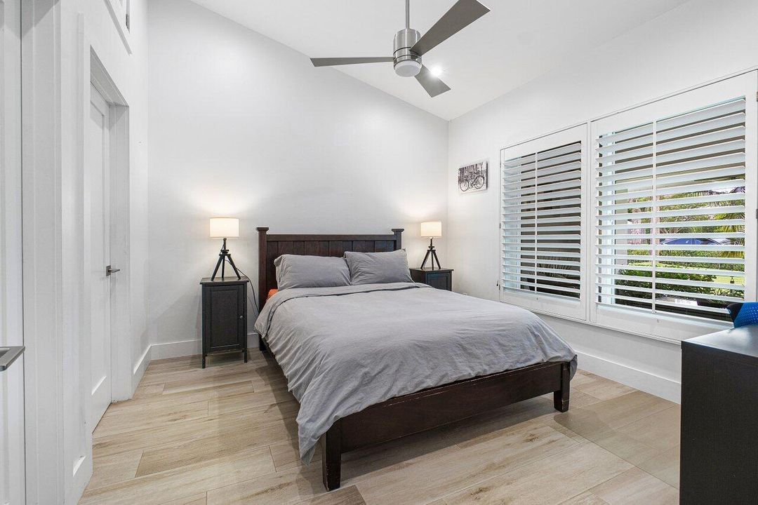 В аренду: $16,000 (5 спален, 4 ванн, 3448 Квадратных фут)