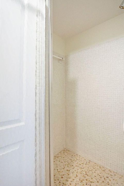 For Sale: $365,000 (2 beds, 2 baths, 1053 Square Feet)