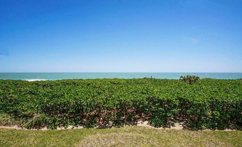 For Sale: $365,000 (2 beds, 2 baths, 1053 Square Feet)