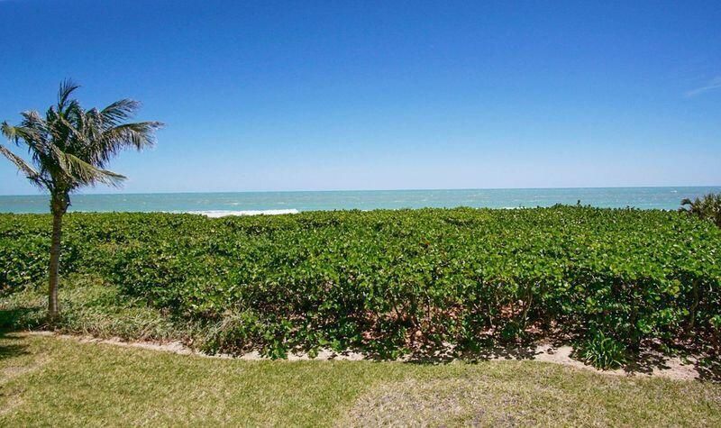 For Sale: $365,000 (2 beds, 2 baths, 1053 Square Feet)