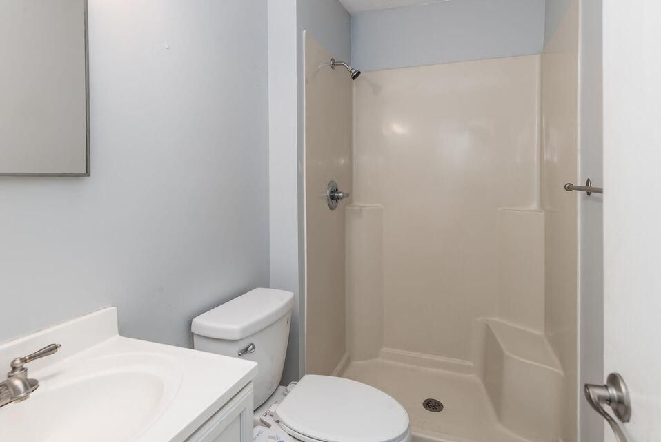 For Sale: $325,000 (2 beds, 2 baths, 871 Square Feet)
